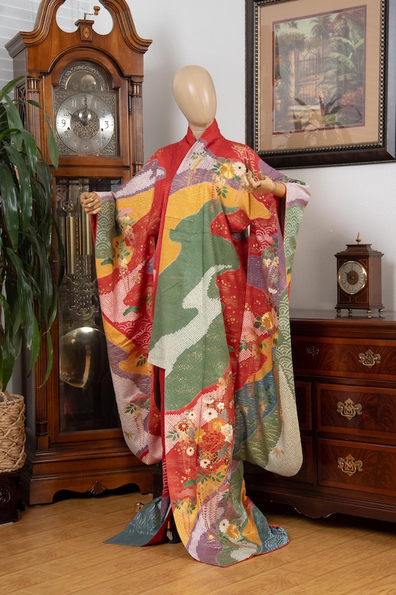 DEAR VANILLA Authentic Traditional Japanese Furisode Kimono for Women Vintage Silk Robe Made in Japan KMF-0267