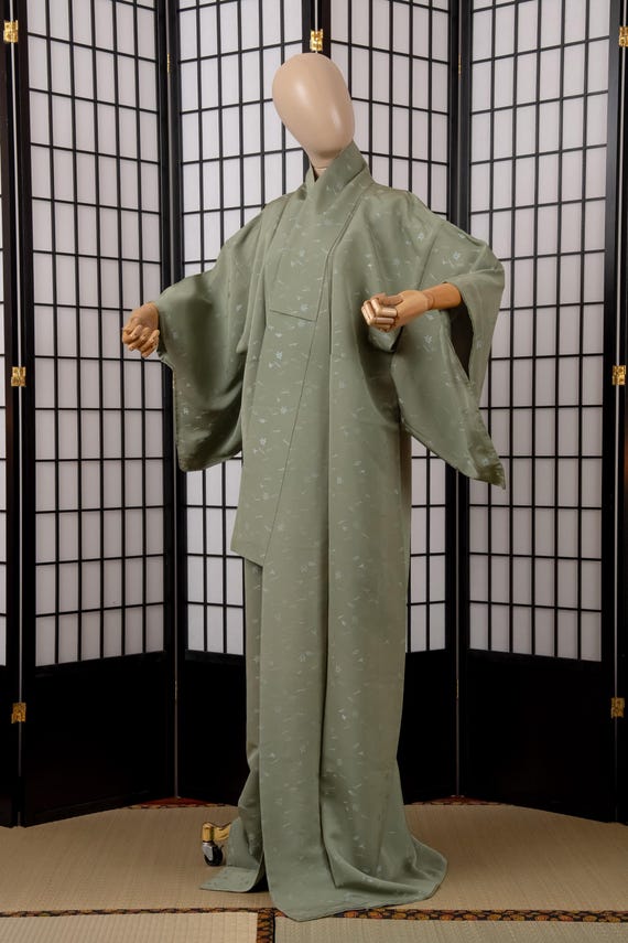 DEAR VANILLA Authentic Traditional Japanese Kimono for Women Vintage Dress Robe Made in Japan Genuine Original KM-0634