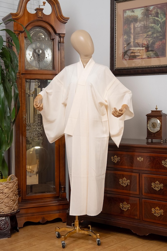 DEAR VANILLA Authentic Traditional Japanese Iromuji Kimono for Women Vintage Robe Made in Japan Original KMI-0164