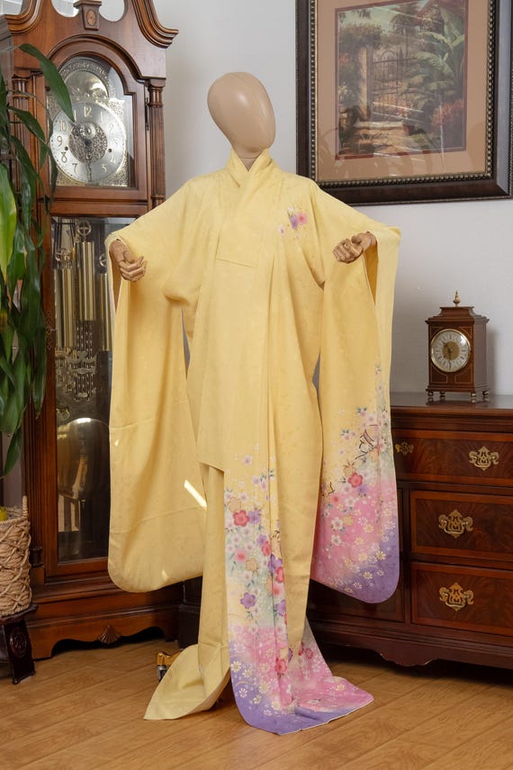 DEAR VANILLA Authentic Traditional Japanese Furisode Kimono for Women Vintage Silk Robe Made in Japan KMF-0312