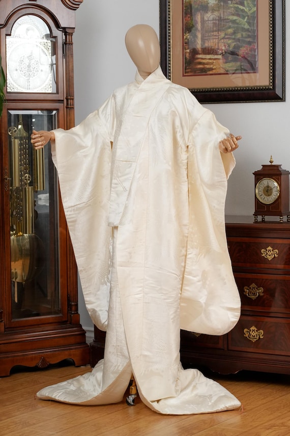 DEAR VANILLA Authentic Traditional Japanese Shiromuku Uchikake Wedding Kimono for Women Vintage Silk Robe Genuine Japan UCK-0027