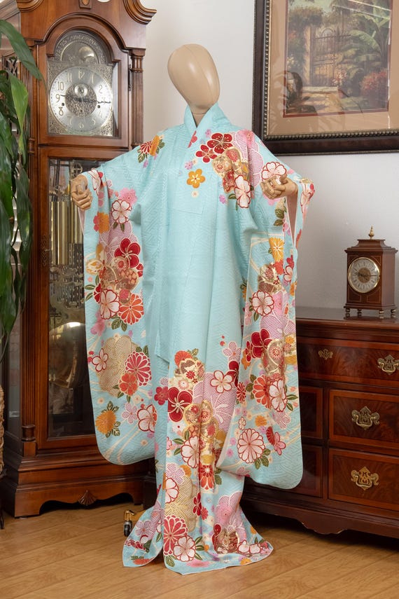 DEAR VANILLA Authentic Traditional Japanese Furisode Kimono for Women Vintage Silk Robe Made in Japan KMF-0297