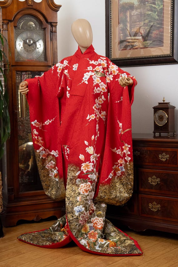 DEAR VANILLA Authentic Traditional Japanese Uchikake Wedding Kimono for Women Vintage Silk Robe Made in Japan UCK-0055