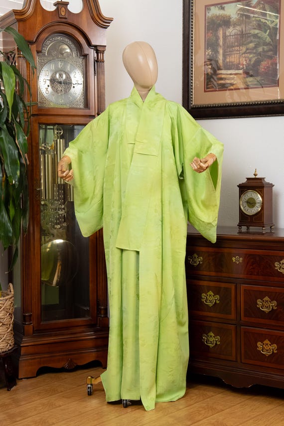 DEAR VANILLA Authentic Traditional Japanese Iromuji Kimono for Women Vintage Robe Made in Japan Original KMI-0159