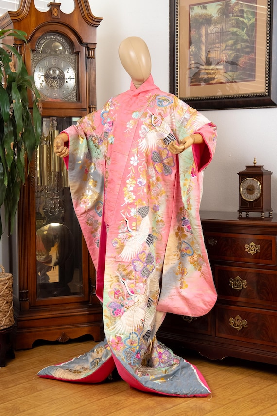 DEAR VANILLA Authentic Traditional Japanese Uchikake Wedding Kimono for Women Vintage Silk Robe Made in Japan UCK-0054
