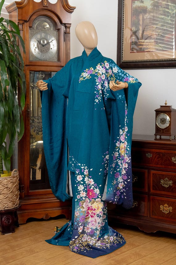 DEAR VANILLA Authentic Traditional Japanese Furisode Kimono for Women Vintage Silk Robe Made in Japan KMF-0285
