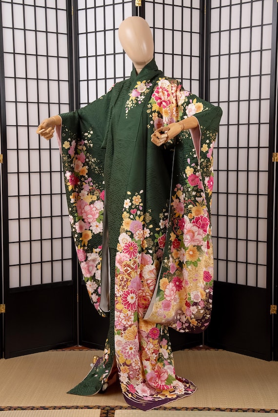 DEAR VANILLA Authentic Traditional Japanese Furisode Kimono for Women Vintage Silk Robe Made in Japan KMF-0343