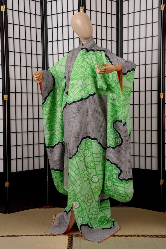 DEAR VANILLA Authentic Traditional Japanese Furisode Kimono for Women Vintage Silk Robe Made in Japan KMF-0333