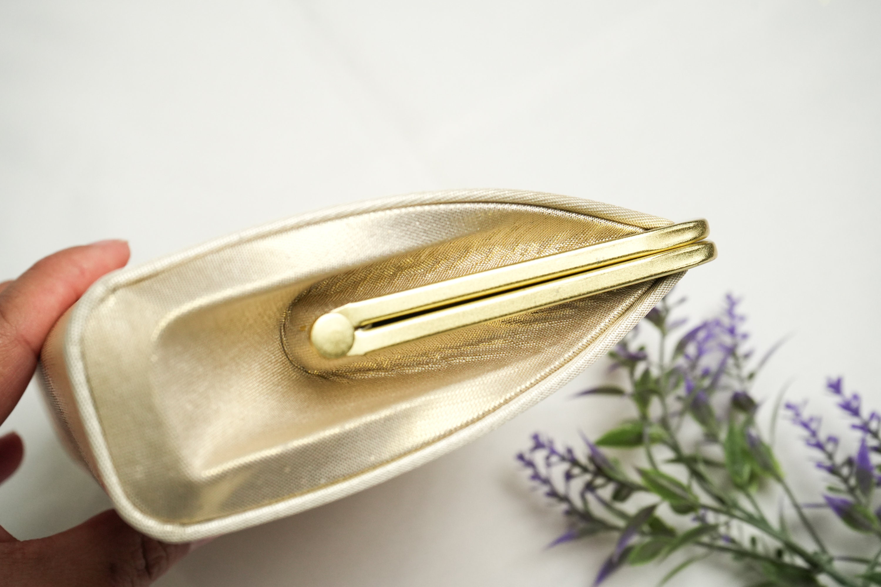 DEAR VANILLA, Japanese Kimono Clutch Bag, Japanese Vintage Silk Bag, Antique Gold Bag From Japan, Chain Handle. PU-0017 - Etsy DEAR VANILLA, Japanese Kimono Clutch Bag, Japanese Vintage Silk Bag, Antique Gold Bag From Japan, Chain Handle. PU-0017 - Etsy