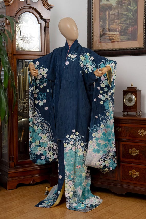 DEAR VANILLA Authentic Traditional Japanese Furisode Kimono for Women Vintage Silk Robe Made in Japan KMF-0332