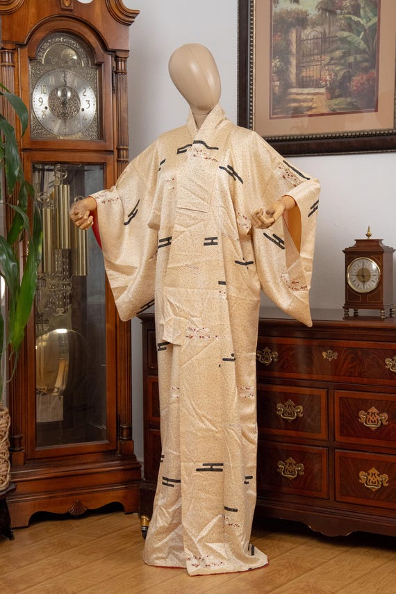 DEAR VANILLA Authentic Traditional Japanese Kimono for Women Vintage Dress Robe Made in Japan Genuine Original KM-0646