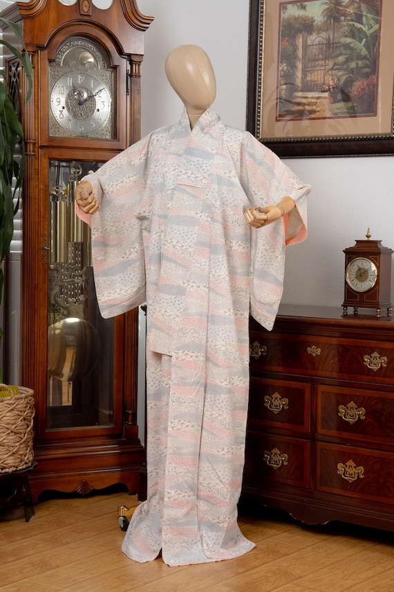 DEAR VANILLA Authentic Traditional Japanese Kimono for Women Vintage Dress Robe Made in Japan Genuine Original KM-0624