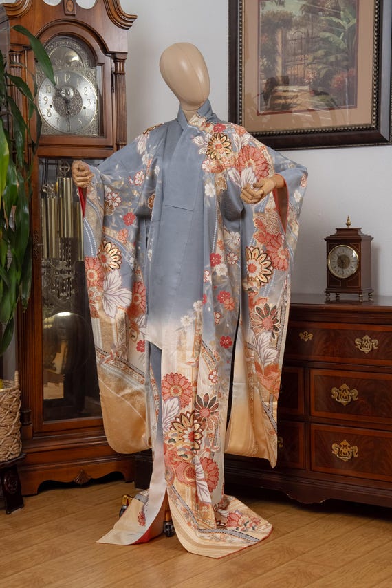 DEAR VANILLA Authentic Traditional Japanese Furisode Kimono for Women Vintage Silk Robe Made in Japan KMF-0311