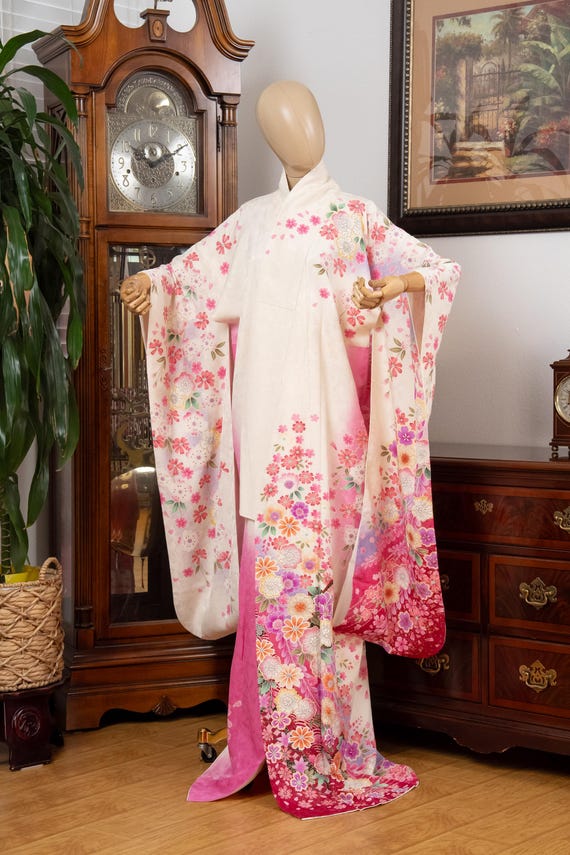 DEAR VANILLA Authentic Traditional Japanese Furisode Kimono for Women Vintage Silk Robe Made in Japan KMF-0287