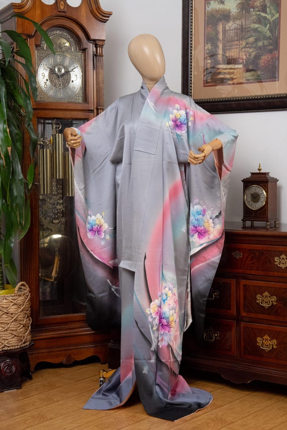 DEAR VANILLA Authentic Traditional Japanese Furisode Kimono for Women Vintage Silk Robe Made in Japan KMF-0302