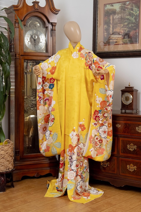 DEAR VANILLA Authentic Traditional Japanese Furisode Kimono for Women Vintage Silk Robe Made in Japan KMF-0313