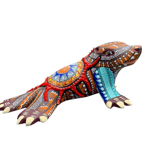 Small Mexican Alebrije Sea Lion – Handcrafted Wood Carving from Oaxaca – Fantasy Folk Art