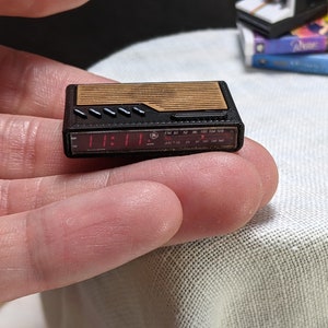 Mini 80's alarm clock radio retro miniatures