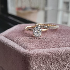 1.65ct Oval Lab Grown Diamond Ring Set: 14K Gold Eternity Band