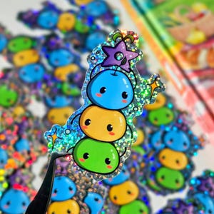 Adesivo Junimo Stardew Valley | Glitter Holográfico | À Prova D'água | Kawaii de Videogame para Diário, Planejador, Laptop, Garrafa de Água | Papelaria