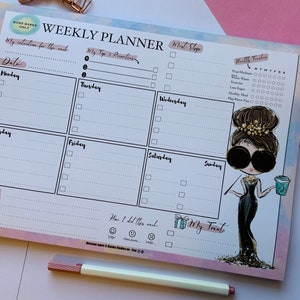 BOSS BABES ONLY |  Weekly Desk Planner | Health Tracker | Goal Setting | Get It Done! | A4 | 50 Pages