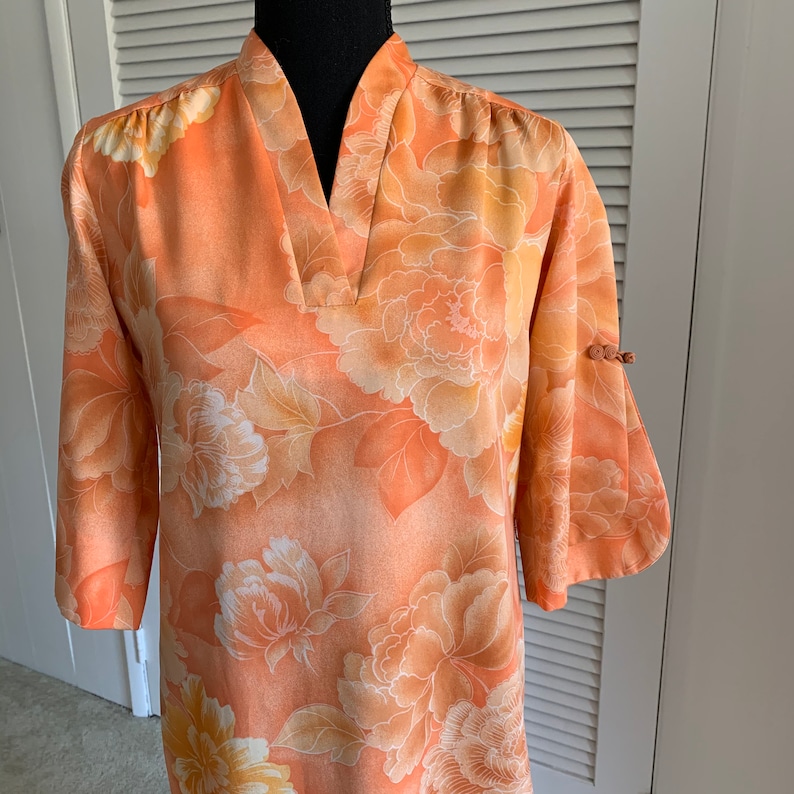 Vintage Polynesian Casuals Hawaii Hawaiian sheath dress with slits