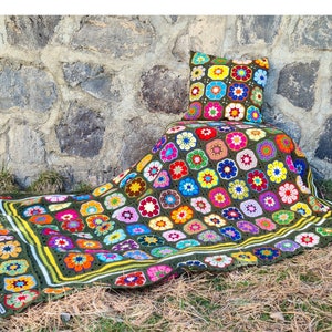 Green Crochet Afghan Bedspread Throw, Daisy Knitted sofa blanket Granny Square, large crochet blanket, Mother Day Gift, Wedding Gift