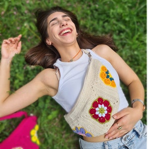 Beige Bum Bag, Knitted Fanny Bag, Crochet Daisy Bag, Crochet Granny Square Crossbody Bag, Hobo Bag Women, Chest Bag, Patchwork Travel Bag