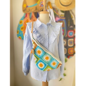Crochet Daisy Bum Bag, Knittted Flower Fanny Bag, Crochet Granny Square Crossbody Bag, Knitted Fanny Bag, Hobo Bag Women, Chest Bag