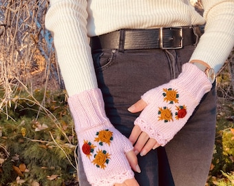 Ready to ship Light pink Crochet Gloves fingerless, floral knitted winter gloves, Half Finger floral Gloves, Womens Gloves, flower fingerles