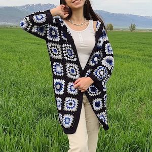 ブラック クロシェ アフガン カーディガン、グランマ スクエア ロング コットン パッチワーク カーディガン、レディース コート、レディース カーディガン、オーバーサイズ クロシェ カーディガン
