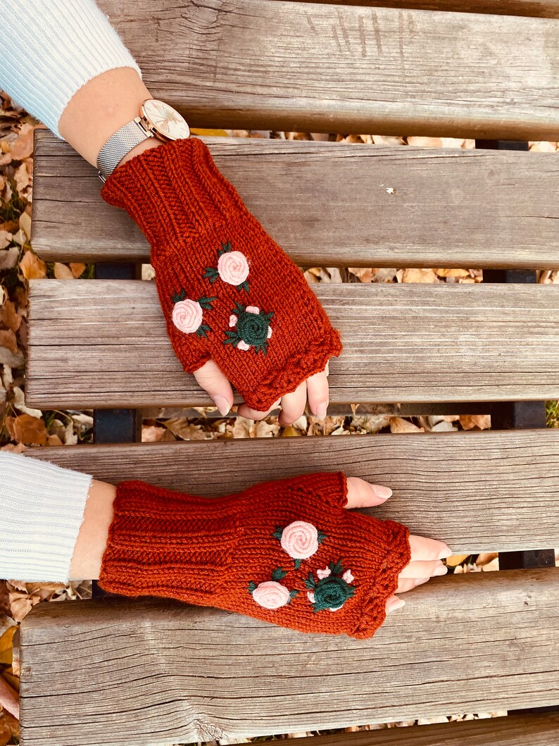 Taba Earth Crochet Fingerless Gloves, Knitted floral winter gloves, Half Finger Gloves, Womens Gloves, flower fingerless image 2