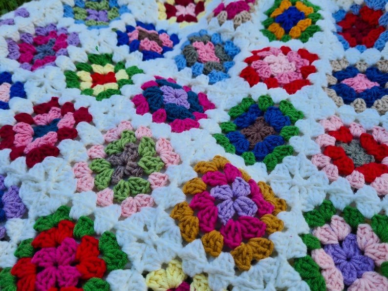Crochet Bag Afghan, Granny Square White Bag, Hobo Bag, Boho Bag, Crochet Purse, Retro Bag, Hippie Bag, Afgan Crochet, Vintage Style image 5