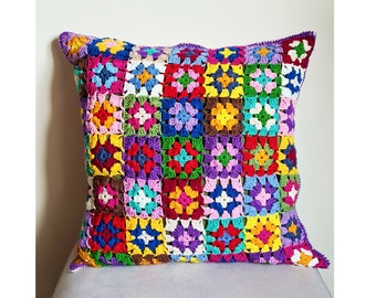 Coussin Au Crochet Vintage "Grany" Années 70 - Motif Fleuri Rouge, Marron, Vert