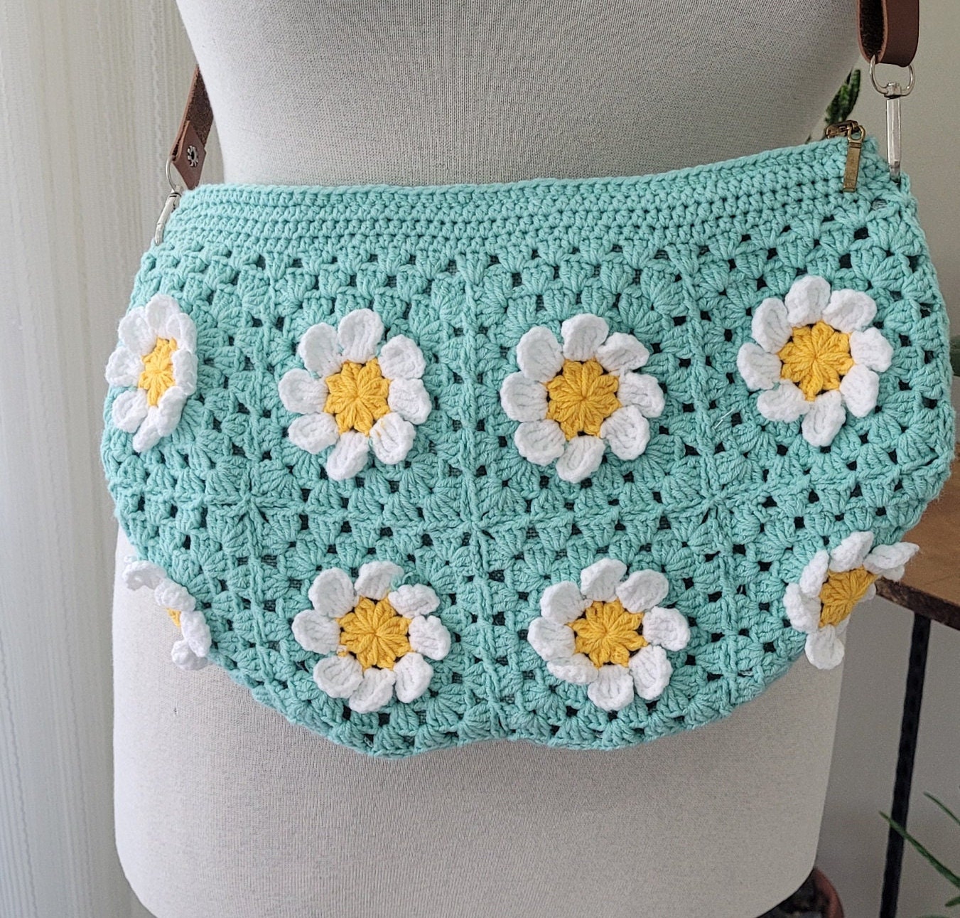 【AAKE】FLOWER PATTERN HIP SACK Hexagon Flower Harlason Hip Bag – Sweet Belle Bags