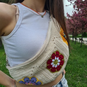 Beige Bum Bag, Knitted Fanny Bag, Crochet Daisy Bag, Crochet Granny Square Crossbody Bag, Hobo Bag Women, Chest Bag, Patchwork Travel Bag zdjęcie 5