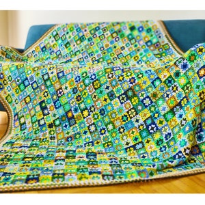 Green Crochet Afghan Blanket, Granny Square Bedspread Throw, Patchwork Knitted sofa blanket, large crochet blanket, vintage blanket