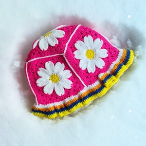 Pink Knitted bucket hat, knitted flower women bucket hat, knit flower hat, festival hat, hippi hat, crochet hat, summer hat