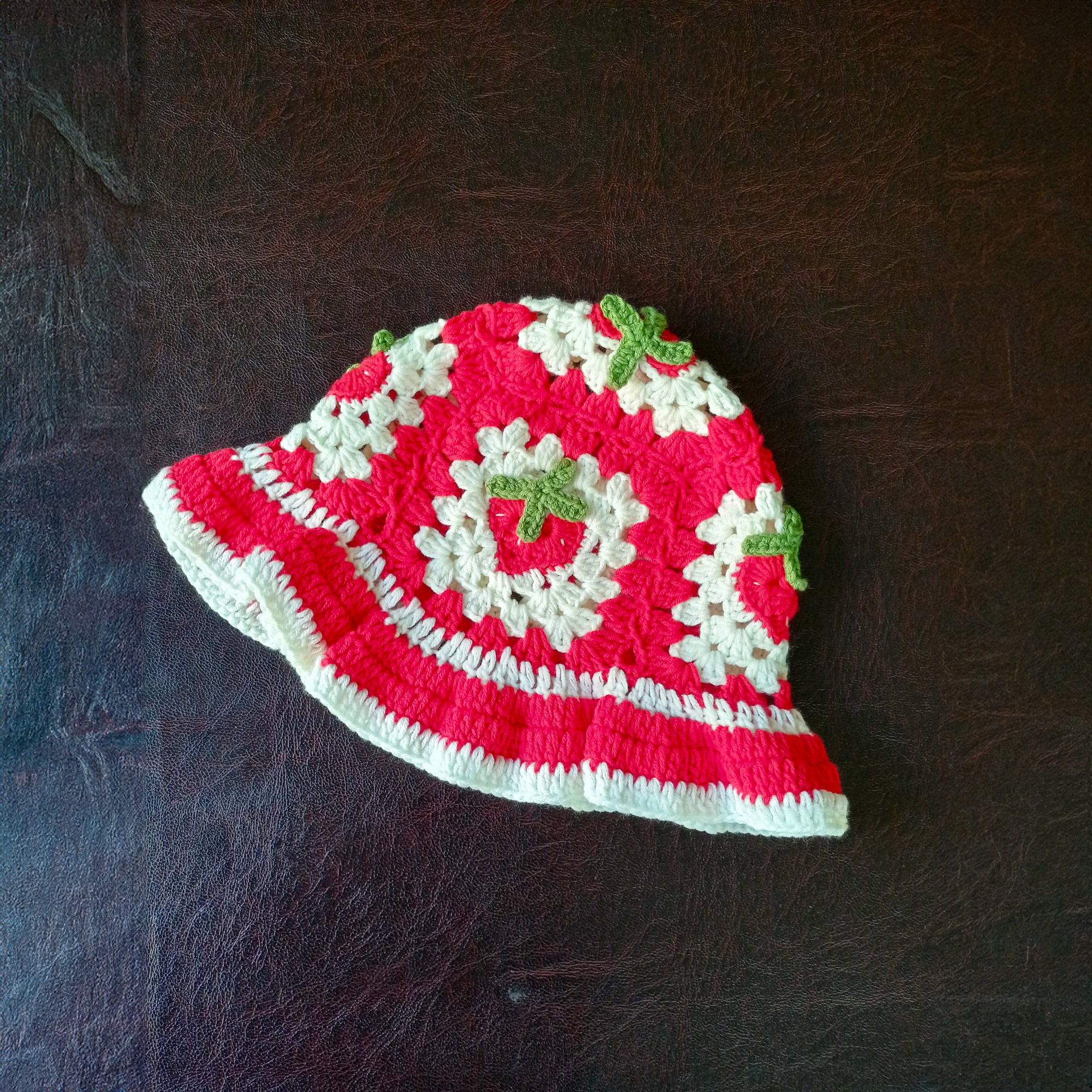 Chapeau Seau Fraise Rouge Mignon - Chapeau Tricoté Élastique Avec Bord Volanté Pour Femmes Et Filles