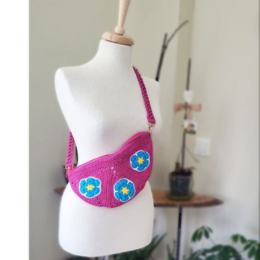 【AAKE】FLOWER PATTERN HIP SACK Fuscia Afrikan Flower Bum Bag, Pink Floral Knitted Fanny Bag