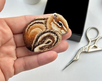 Chipmunk embroidered brooch, hand embroidery, brooch animal