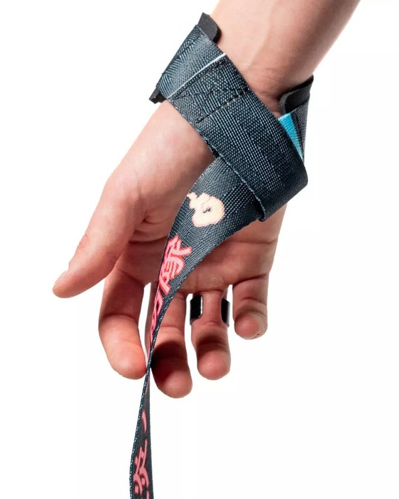 Details 152+ wrist wraps lifting anime best ceg.edu.vn