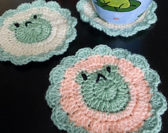 Frog Crochet Coaster – Handmade Frog Mug Rug, Cute Cottagecore Table Decor, Whimsical Frog Coaster Gift, Physical Crochet Item