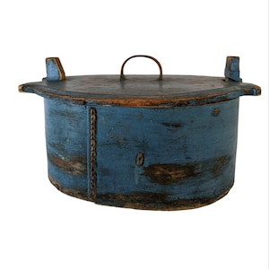 Caixa de madeira antiga pintada norueguesa - caixa de madeira curvada dos anos 1800 - caixa de madeira do folclore escandinavo