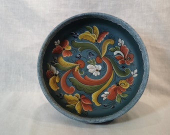 Vintage Norwegian folk art Rosemalt wooden bowl