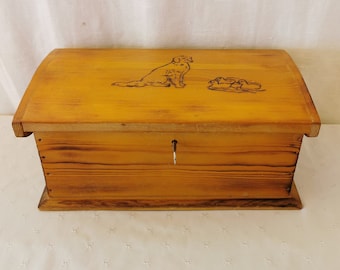 Vintage Norwegian, traditional Scandinavian wooden Jewelry box - Treasure box - Trinket box, Nordic Pattern, Burned decoration, with key