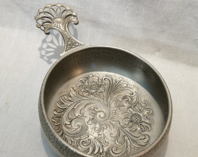 Vintage norwegian handmade oak Pewter/Tinn bowl with beautifully handcarved rosepainted pattern
