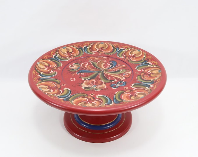 Vintage Norwegian Rosemaling Cake Stand – Handpainted Turned Wood Pedestal Plate, Scandinavian Folk Art Decor, 1970s Style