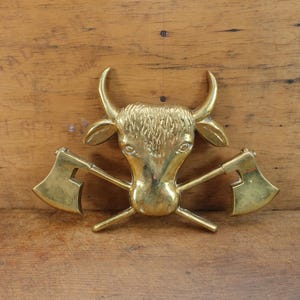 Vintage Bull Door Decor | Brass Door Ornament | 1970s Home Decor | Timeless Entrance Accent | Vintage Brass Art