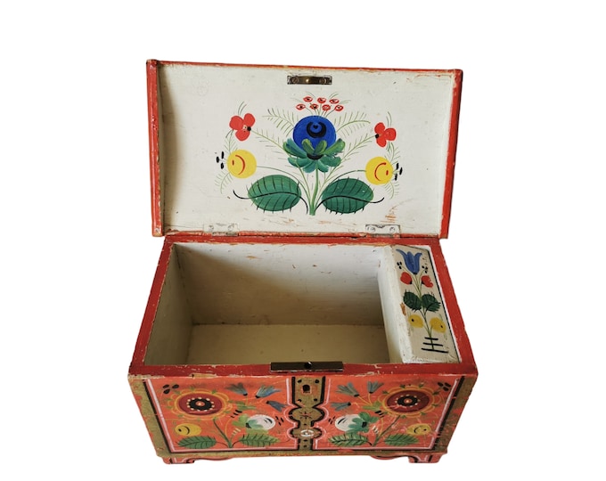 Norwegian Osemaling wooden Treasure box - Vintage jewelry box